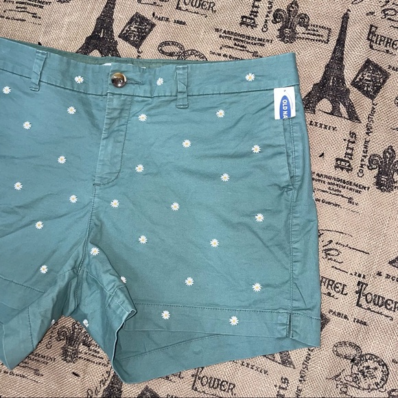 Old Navy NWT! Everyday Short Green Daisy  Embroidery Short Size 14 - Picture 4 of 11